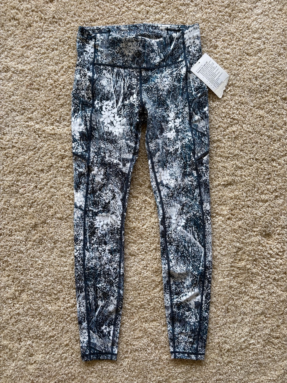 Lululemon Speed Up Tight 28” Size 6 Wildwood Multi Full-On Luxtreme NWT